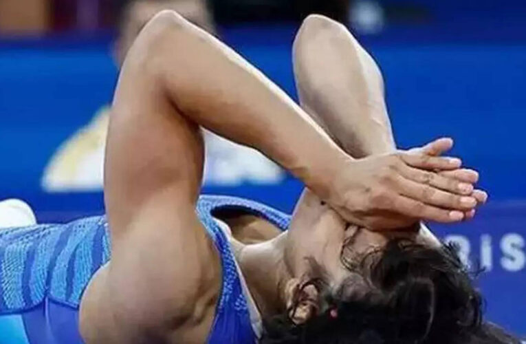 Coach feared Vinesh Phogat might die before the final: Report